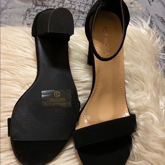 Strap Heel Sandal Worn Once - Picture 2 of 2